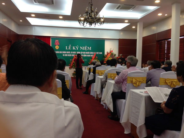 The Vietnam Catholics newspaper receives the First-class Labor Medal